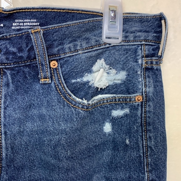 Old Navy Extra High-Rise Sky-High Straight Distressed Jeans - Picture 9 of 14